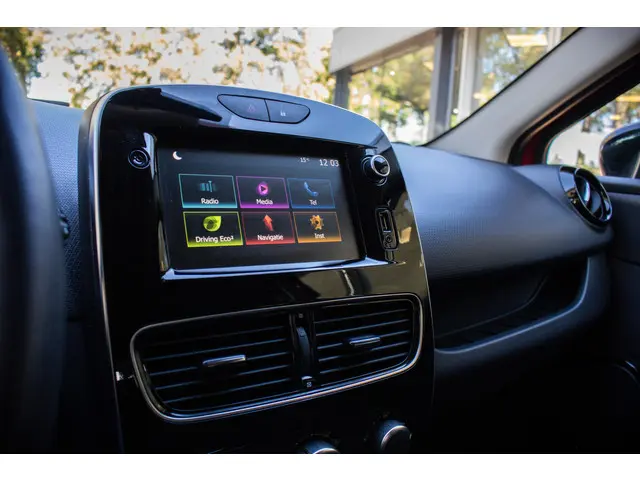 Renault Clio Estate TCe 90 Limited 2020 Benzine 15