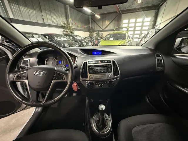 Hyundai i20 1.2i i-Deal 2014 Benzine 7