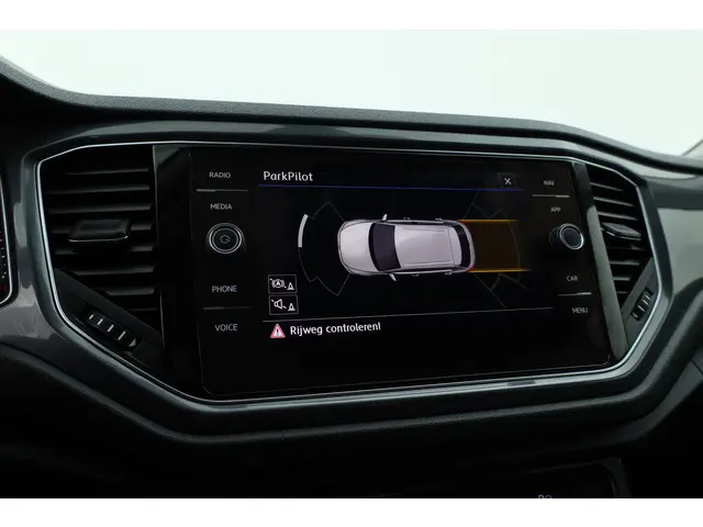 Volkswagen T-Roc 1.5 TSI 150 PK Sport (DSG) 2019 Benzine 23