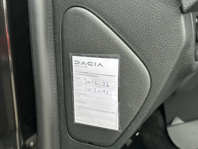 Dacia Logan MCV TCe 90 Stepway 2018 Benzine 31