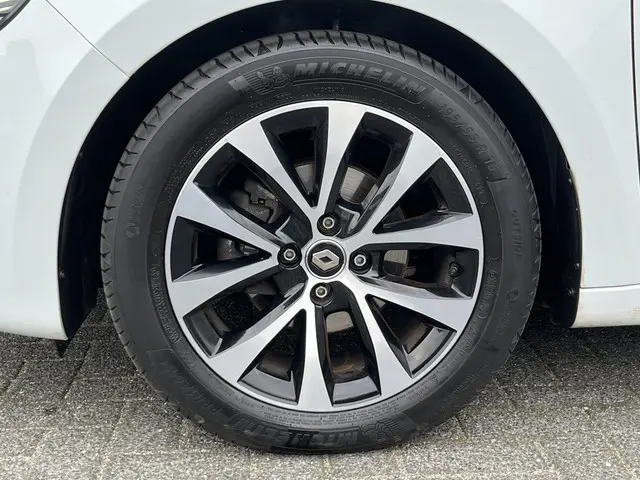 Renault Clio 1.0 TCe Intens 2019 Benzine 28