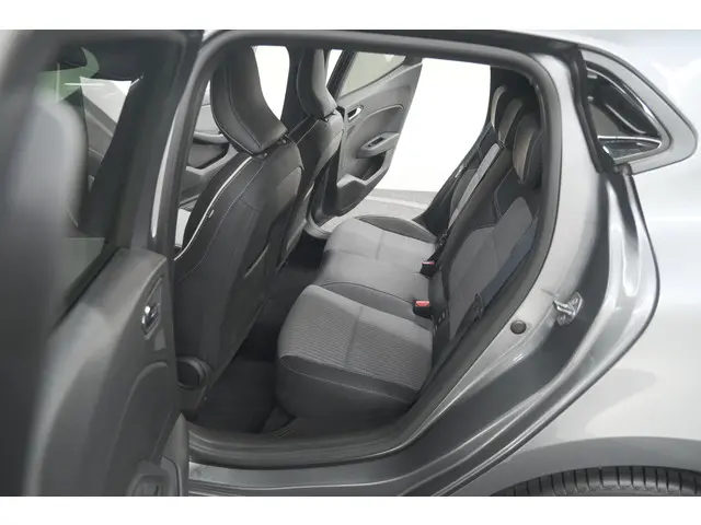 Renault Clio TCe 90 GPF techno 2025 Benzine 31