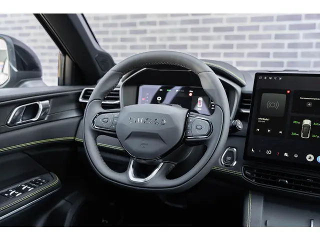 Lynk & Co 01 1.5 Core Plug-in Hybrid 2025 Hybride Benzine 2