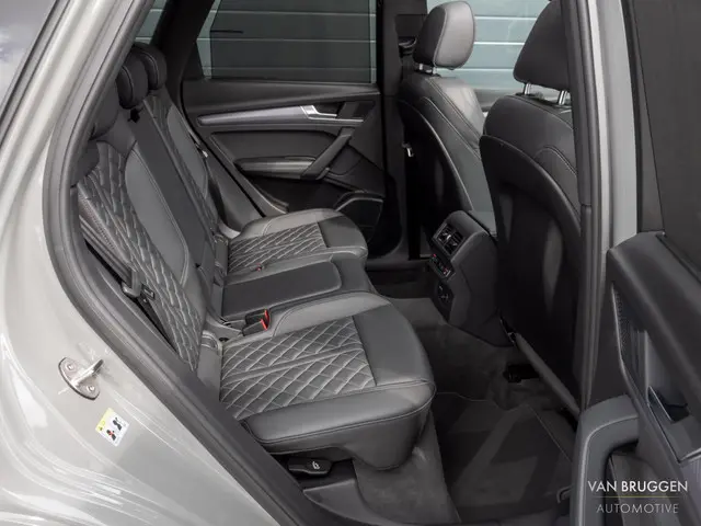 Audi Q5 55 TFSI e S-Line 2021 Hybride Benzine 17