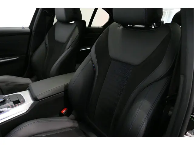 BMW 3 Serie 330e xDrive M Sport 2021 Hybride Benzine 7