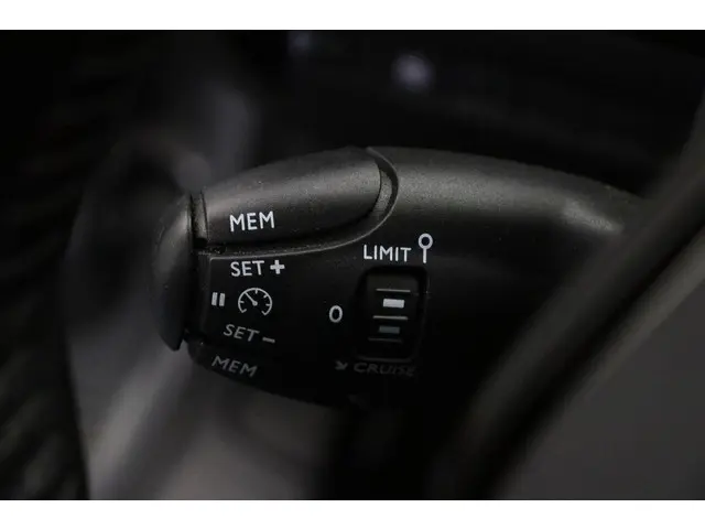 Peugeot 208 1.2 PureTech Active 2020 Benzine 15