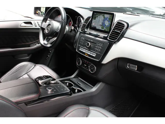 Mercedes-Benz GLE Coupé 450 AMG 4MATIC 2016 Benzine 31