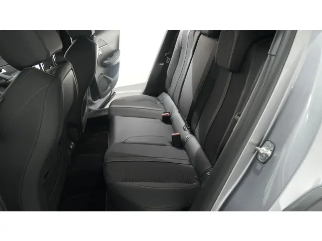 Peugeot 2008 PureTech 130 EAT8 GT 2024 Benzine 34