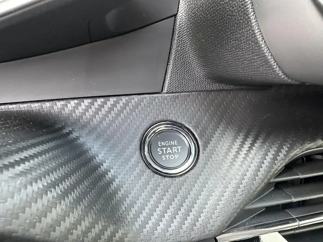 Peugeot 2008 1.2 Turbo 130 PK GT 2022 Benzine 16