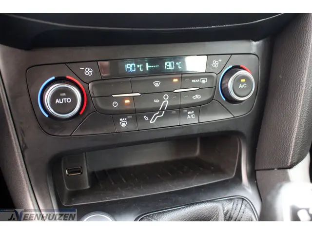 Ford Focus Wagon 1.0 Lease Edition 2017 Benzine 24