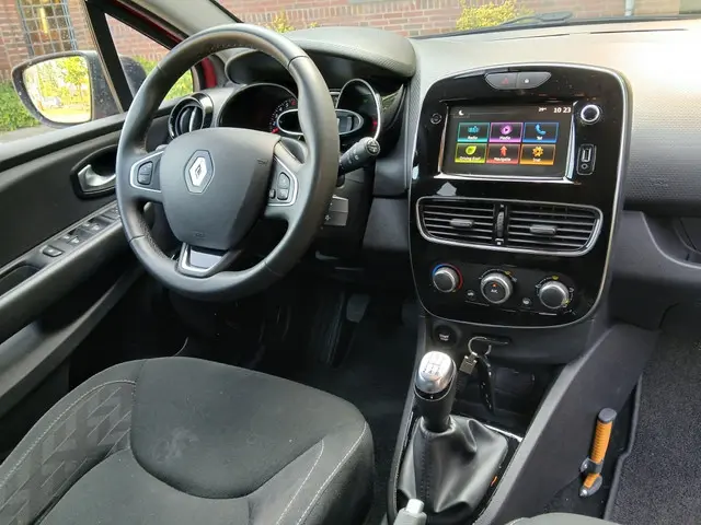 Renault Clio Estate 0.9 TCe Limited 2018 Benzine 15