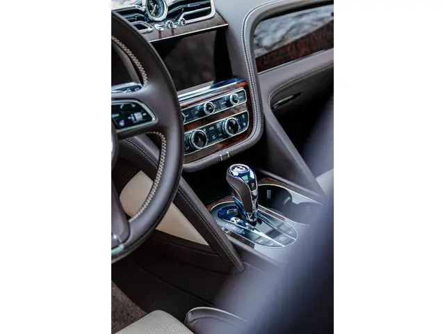 Bentley Bentayga 3.0 V6 Hybrid 2022 Hybride Benzine 120