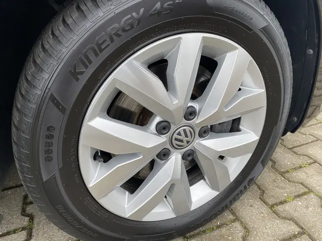 Volkswagen Touran 1.2 TSI Highline 7p 2018 Benzine 6