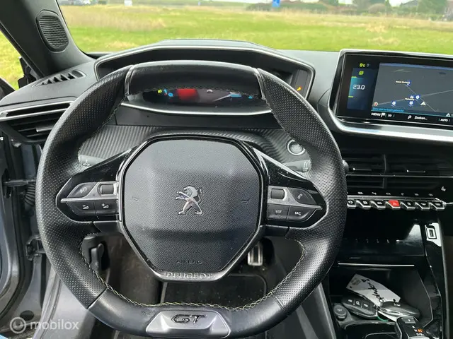 Peugeot e-2008 EV GT 50 kWh 2020 Elektrisch 11