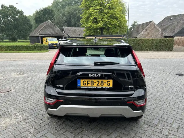 Kia Niro 1.6 GDi Hybrid DynamicLine 2024 Hybride Benzine 8
