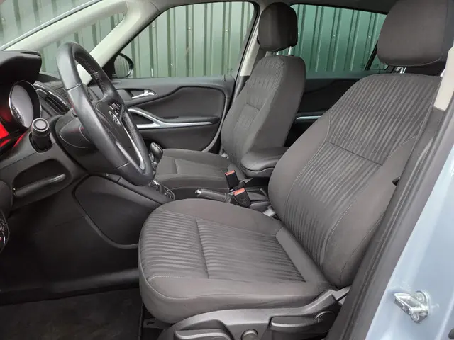 Opel Zafira Tourer 1.4 Berlin NAVIGATIE 2014 Benzine 11