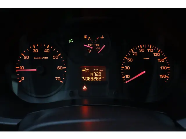 Peugeot Partner 120 1.6 BlueHDi 100 L1 Pro 2018 Diesel 24