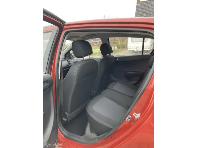 Hyundai i20 1.2i i-Drive 2013 Benzine 12