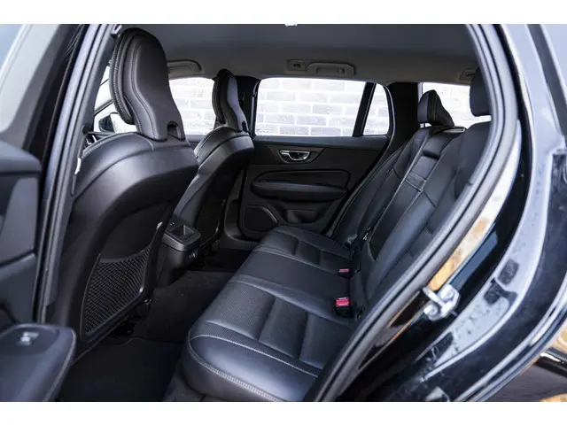 Volvo V60 2.0 T5 Inscription 2019 Benzine 9