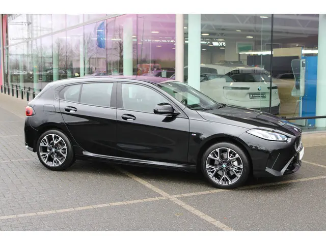 BMW 1 Serie 120 M Sport Automaat 2025 Benzine 20
