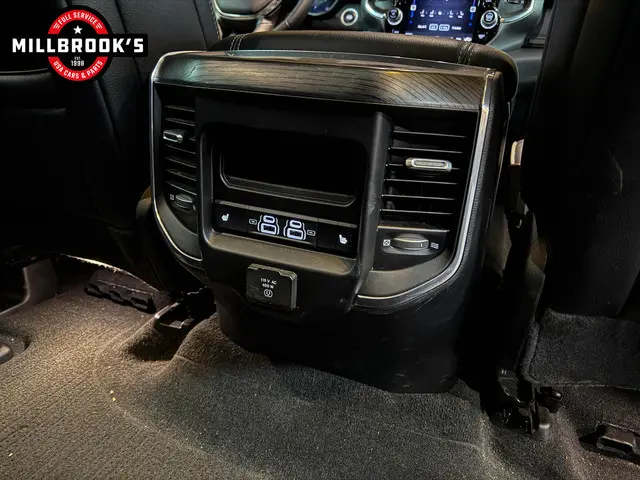 Dodge Ram 1500 5.7 V8 Laramie 2024 LPG/Gas 19