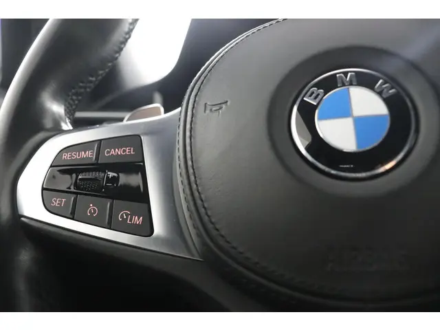 BMW 3 Serie 330i High Executive 2020 Benzine 15