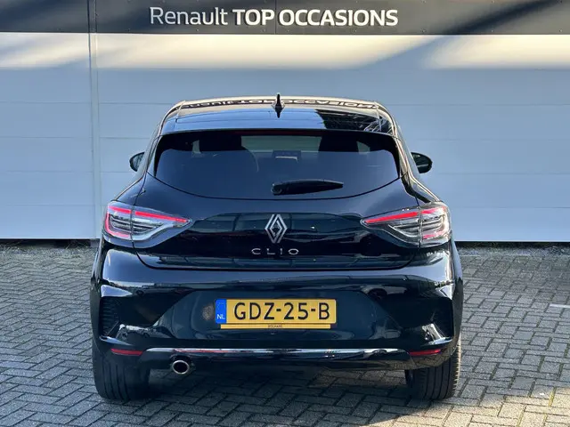 Renault Clio 1.0 TCe 90 GPF techno 2024 Benzine 18