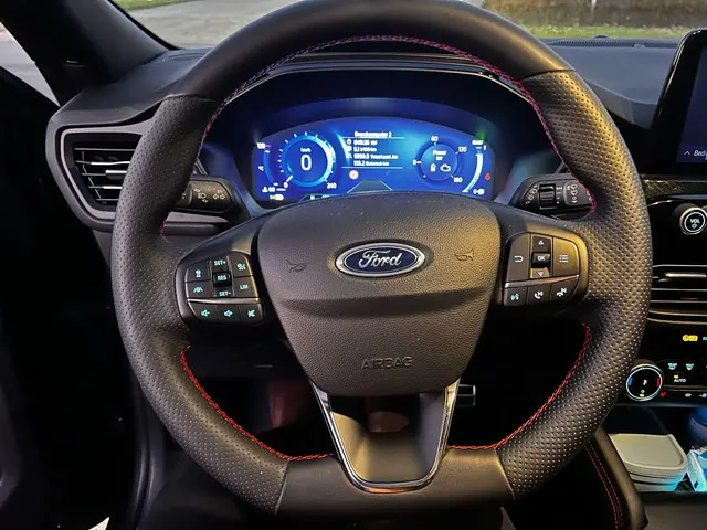 Ford Kuga 2.5 PHEV ST-Line X 2023 Hybride Benzine 9