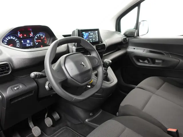 Peugeot Partner 1.5 L2 2023 Diesel 2