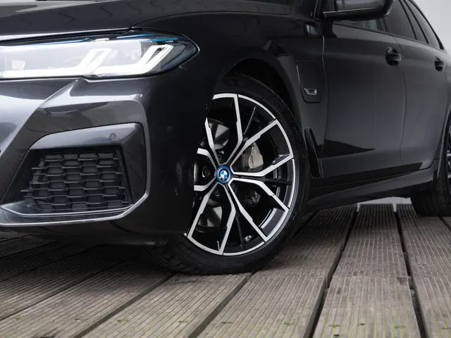 BMW 5 Serie Touring 530e 2024 Hybride Benzine 13