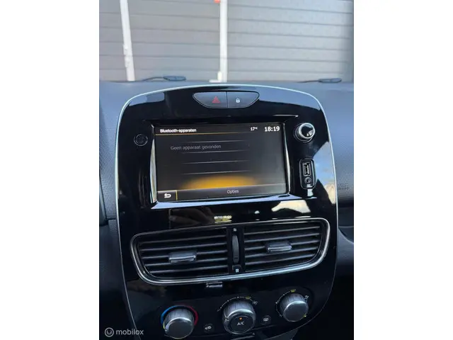 Renault Clio Estate 0.9 TCe Limited 2019 Benzine 15