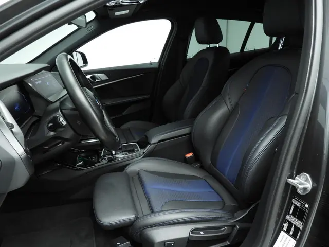 BMW 1 Serie 5-deurs 118i 2021 Benzine 7