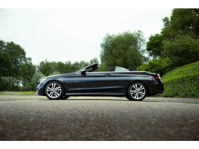 Mercedes-Benz C-Klasse Cabrio 180 AMG Line 2023 Benzine 15