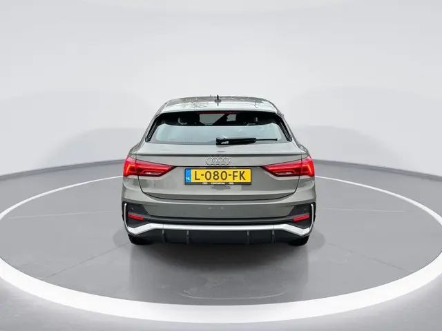 Audi Q3 Sportback 35 TFSI 150pk S Edition 2020 Benzine 3