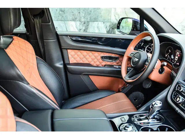 Bentley Bentayga 4.0 V8 First Edition 2021 Benzine 12