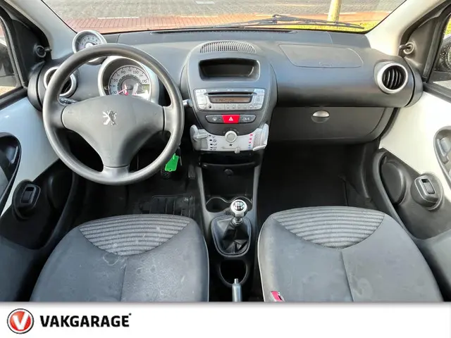 Peugeot 107 1.0 Sportium Rijklaarprijs !! 2012 Benzine 8