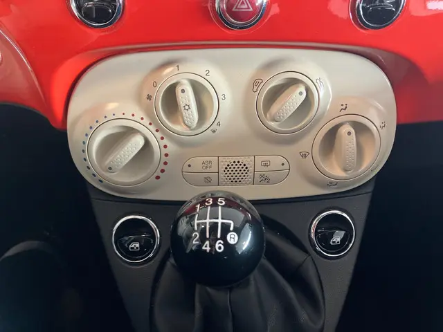 Fiat 500 1.0 Hybrid 15" lmv Carplay 2021 Benzine 13