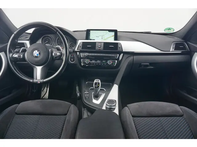 BMW 3 Serie Touring 320i 2017 Benzine 7