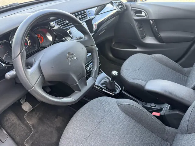Citroën C3 1.0 PureTech Exclusive 2015 Benzine 16