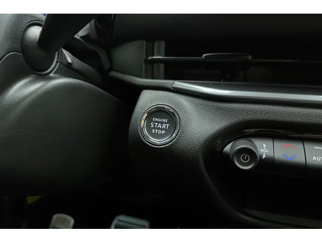 Fiat 600e Abarth Scorpionissima 54 kWh 2026 Elektrisch 41