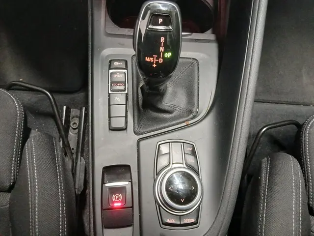 BMW X1 SDrive18i SCHADEAUTO!! 2017 Benzine 29