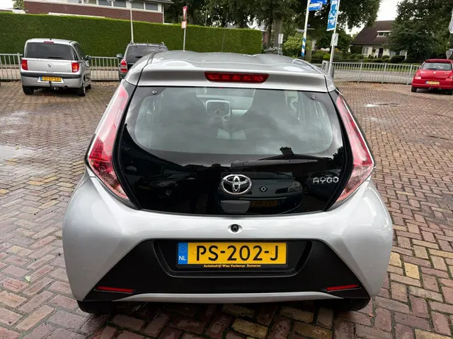 Toyota Aygo 1.0 VVT-i x-now AIRCO 2016 Benzine 5