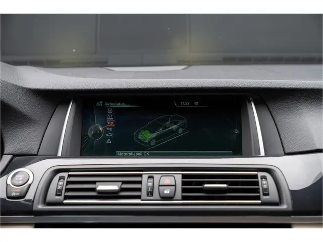 BMW 5 Serie 528i High Executive | 2013 Benzine 23