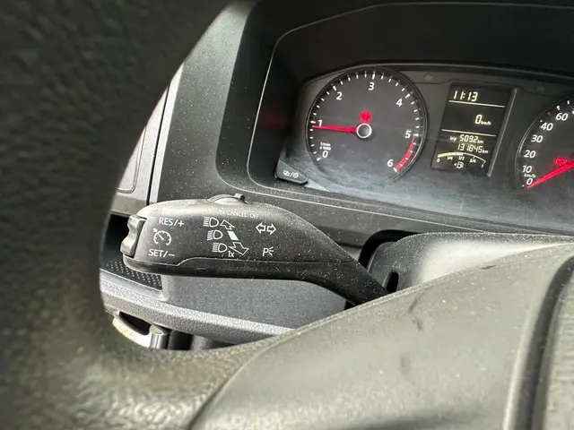 Volkswagen Transporter 2.0 TDI L2H1 DC 2018 Diesel 21