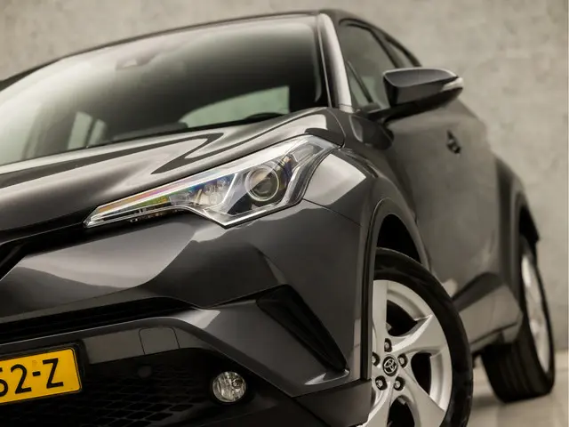 Toyota C-HR 1.2 Design 2018 Benzine 26