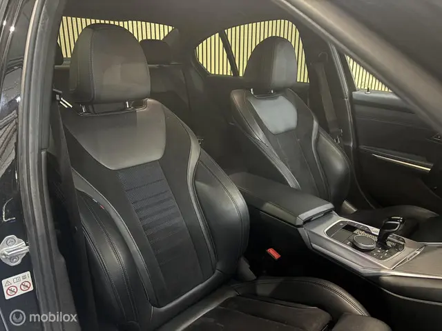 BMW 3 Serie M 320i xDrive High Executive 2019 Benzine 6