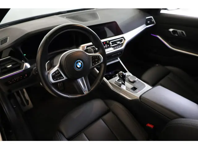BMW 3 Serie Touring 330e xDrive 2022 Hybride Benzine 7
