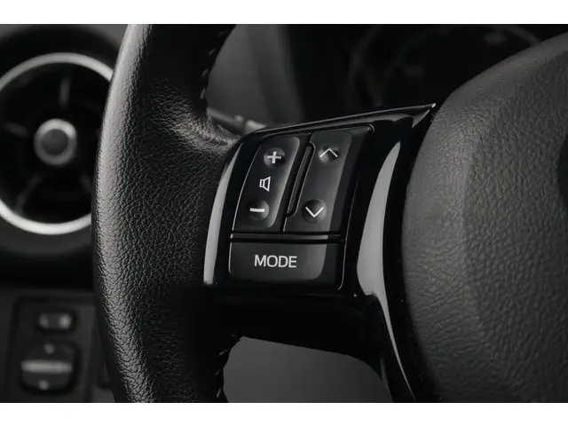 Toyota Yaris 1.5 Hybrid Executive 2017 Hybride Benzine 10