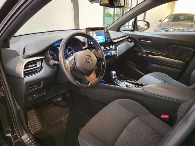 Toyota C-HR 1.8 Hybrid Energy 2018 Hybride Benzine 15