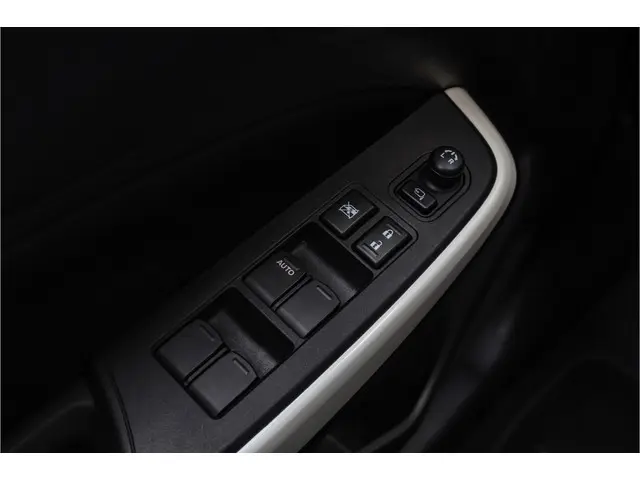 Suzuki Swift 1.0 Stijl Smart Hybrid 2017 Hybride Benzine 27